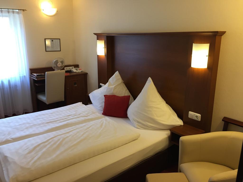 Klassik Hotel Am Tor Weiden in der Oberpfalz Room photo